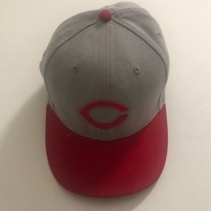 Cincinnati Reds New Era Fitted Cap Sz: 7 5/8